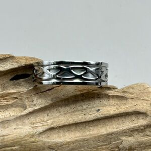Men’s Stainless Steel Patterned Band Ring